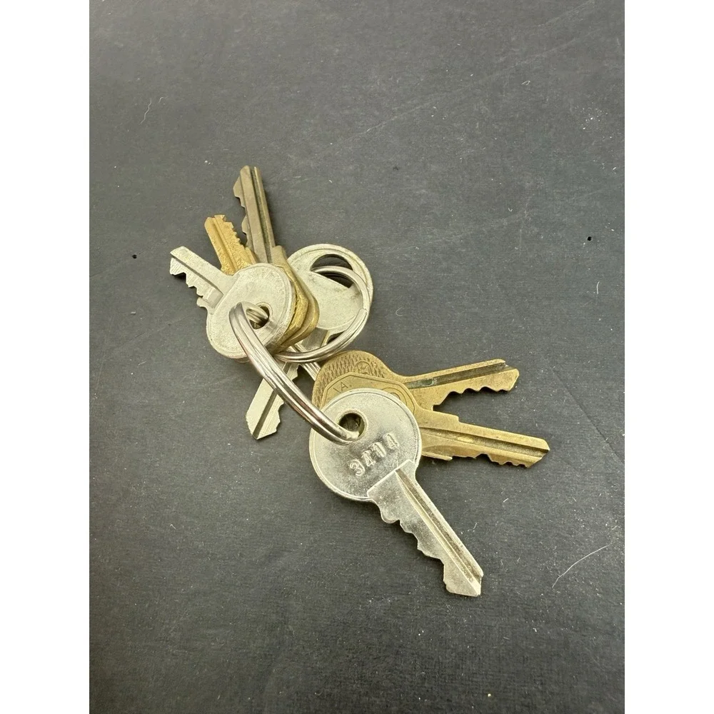 Vintage Deco Master And More Keys On Keychain
